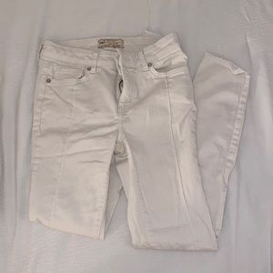White mid-rise free people skinny jeans